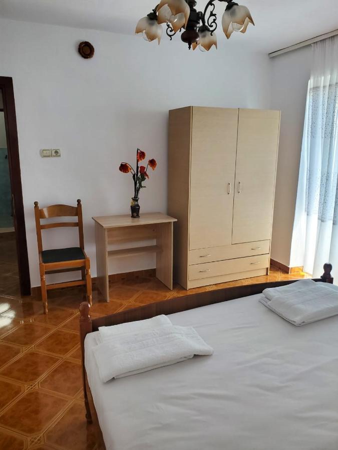Lake Ohrid Guesthouse "Villa Valentina" Pogradec Eksteriør billede