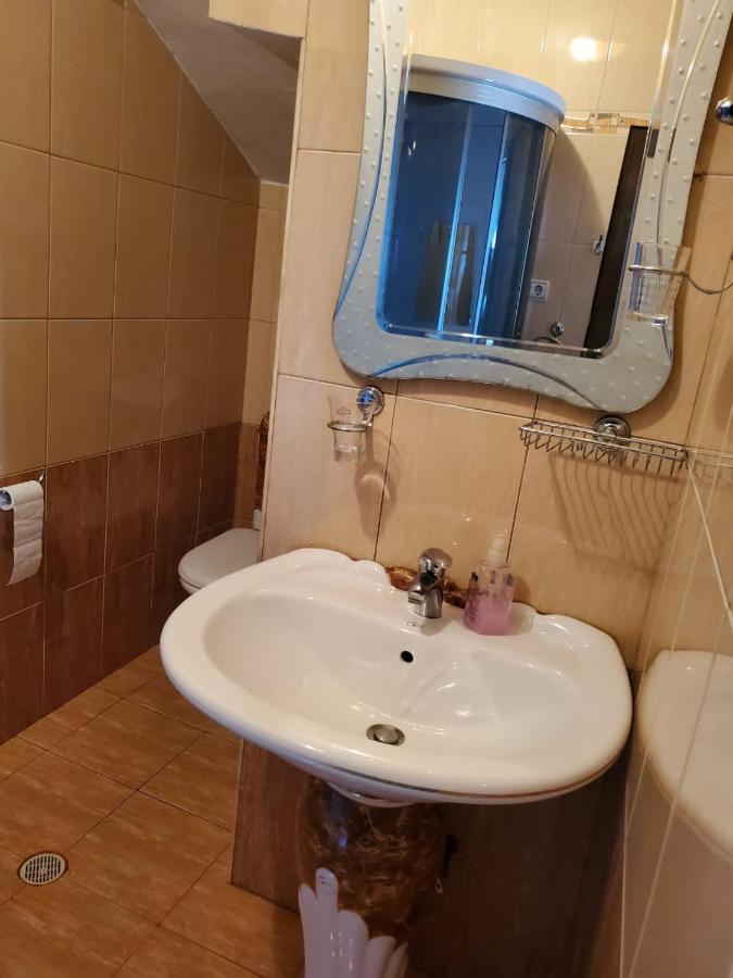 Lake Ohrid Guesthouse "Villa Valentina" Pogradec Eksteriør billede